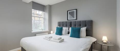 Classic-Apartment, 2 Schlafzimmer | 1 Schlafzimmer, Zimmersafe, Schreibtisch, Bügeleisen/Bügelbrett