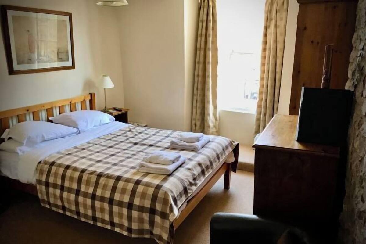 Premium bedding, bed sheets