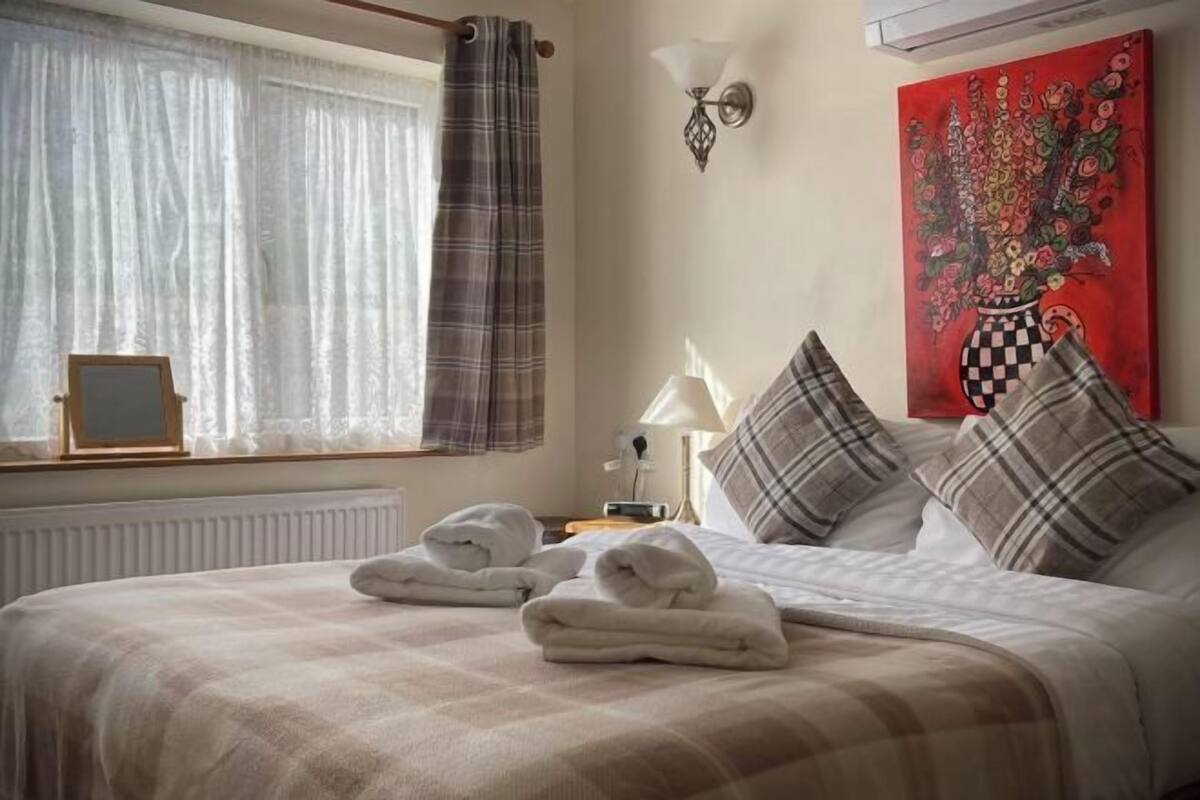 Premium bedding, bed sheets
