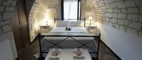 Ropa de cama de alta calidad, cubrecamas y colchones con efecto memoria