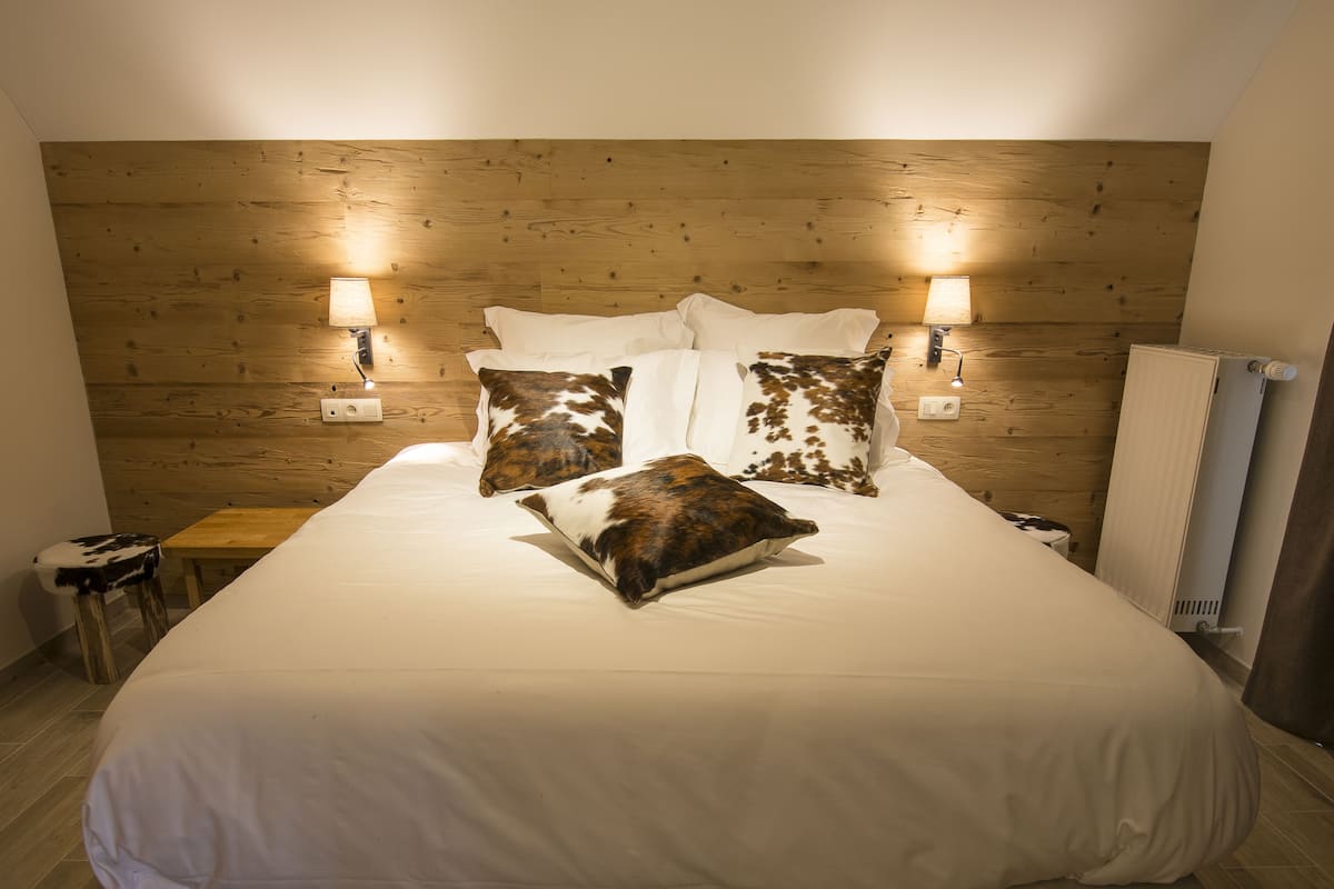 Studio, Ensuite (2A Geuzaine) | Free WiFi, bed sheets