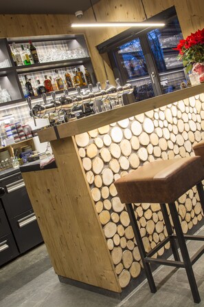 Bar (on property) - Au Cheval Blanc (Waimes)