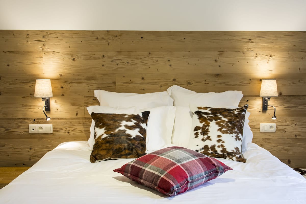Studio Suite (1A Bruyeres) | Free WiFi, bed sheets