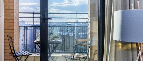 デラックス アパートメント ダブルベッド 1 台 シティビュー | 部屋からの景観