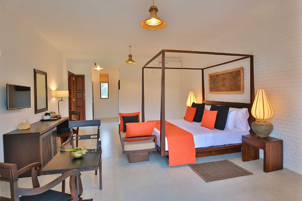 1 bedroom, premium bedding, minibar, in-room safe