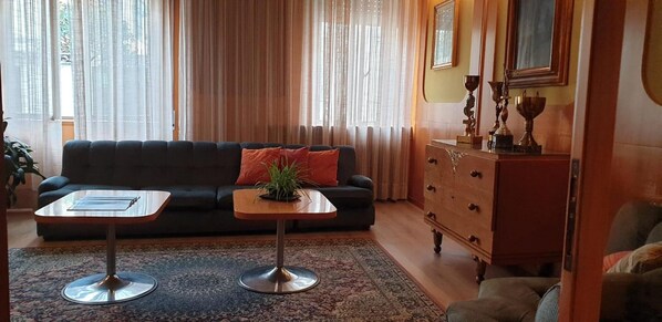 Télévision à écran plat