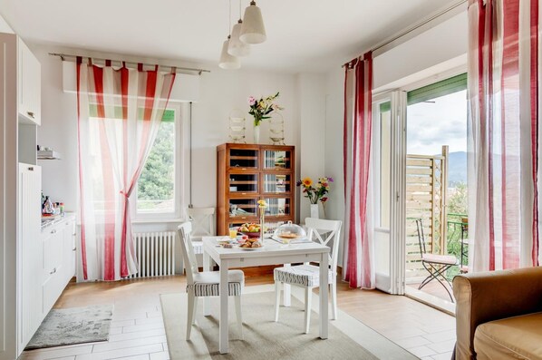 微波炉、炉灶、厨具/餐具