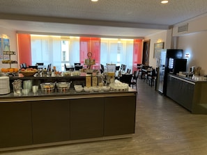 Café da manhã com buffet diário (EUR 7 por pessoa)