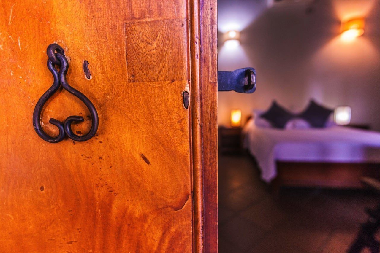 classic suite, 1 queen bed, courtyard view | in-room safe, free cots/infant beds, rollaway beds, free wifi