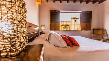 Luxury Suite, 1 King Bed | In-room safe, free cribs/infant beds, rollaway beds, free WiFi