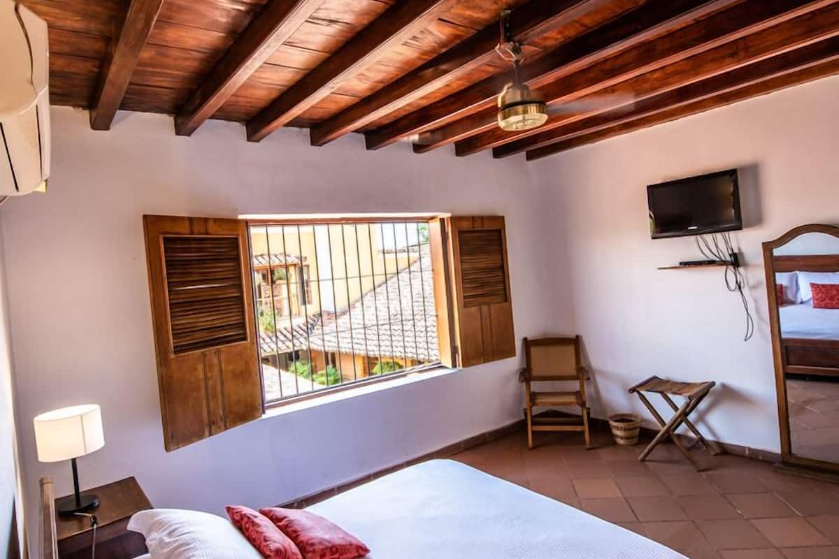 luxury suite, 1 king bed | in-room safe, free cots/infant beds, rollaway beds, free wifi