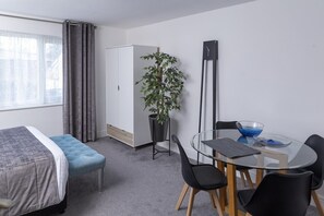 LETS River Court Apartment- Lagom | In-room dining
