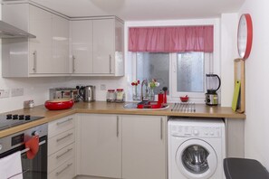 设计公寓, 2 间卧室 | 私人厨房 | 大冰箱、微波炉、烤箱、炉灶