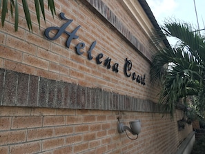 Exterior detail - Helena Court Apartments (Lagos)
