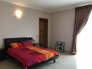 1 habitación, tabla de planchar con plancha y wifi gratis 