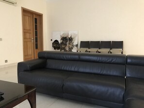 Apartment, 3 Schlafzimmer | Wohnzimmer | LCD-Fernseher