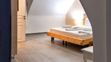 Standard-studio, merinäköala | Tallelokero huoneessa, yksilöllisesti sisustettu