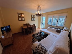 Apartment, 2 Bedrooms (La Vista de Gredos 2) | Living area | 32-inch flat-screen TV with cable channels, TV, DVD player - La Vista de Gredos (Navarredonda de Gredos)
