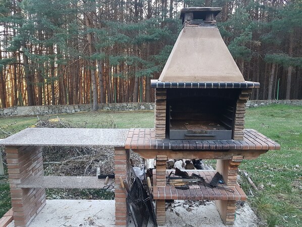 BBQ/picnic area - La Vista de Gredos (Navarredonda de Gredos)