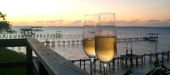 Come Friday Cottages on the Bay