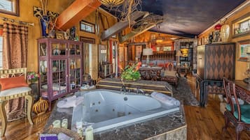 Luxury Studio Suite | 2 bedrooms, premium bedding, memory foam beds, individually decorated