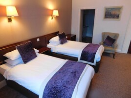 Cunas, wifi gratis y ropa de cama 