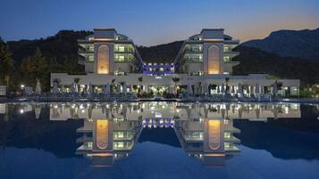 Innenpool, Außenpool