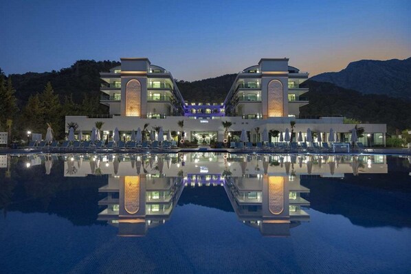 Indoor pool, outdoor pool - Dosinia Luxury Resort (Kemer)