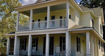 Scituate House Walk to the US Open - Old Town Charm 6BR - 6.5 Baths - Sleeps 12+