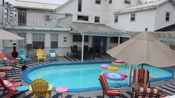 Seasonal outdoor pool, sun loungers