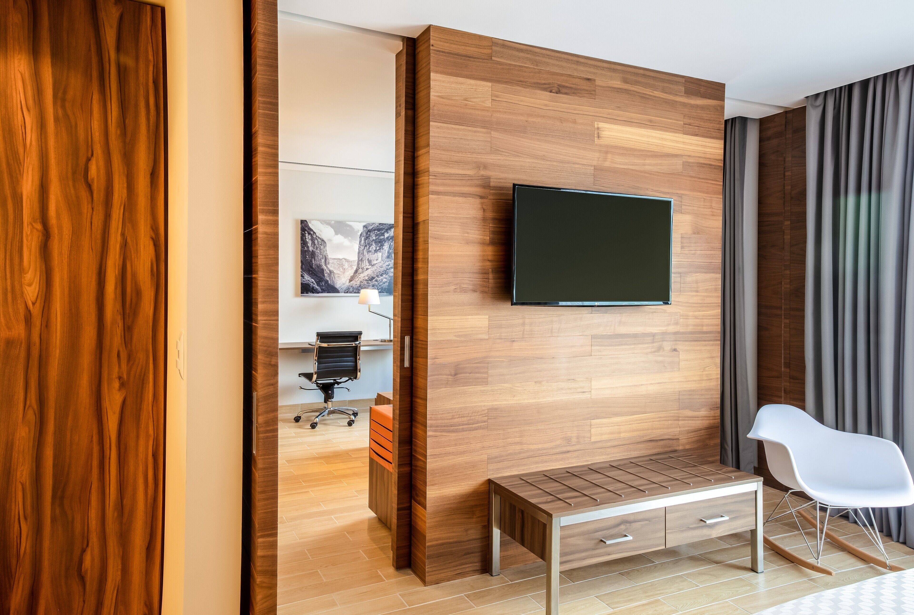 in-room safe, desk, laptop workspace, blackout curtains