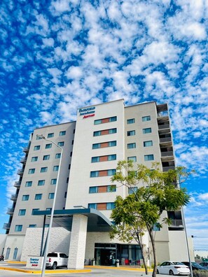 Front of property - Fairfield Inn & Suites Aguascalientes (Aguascalientes)