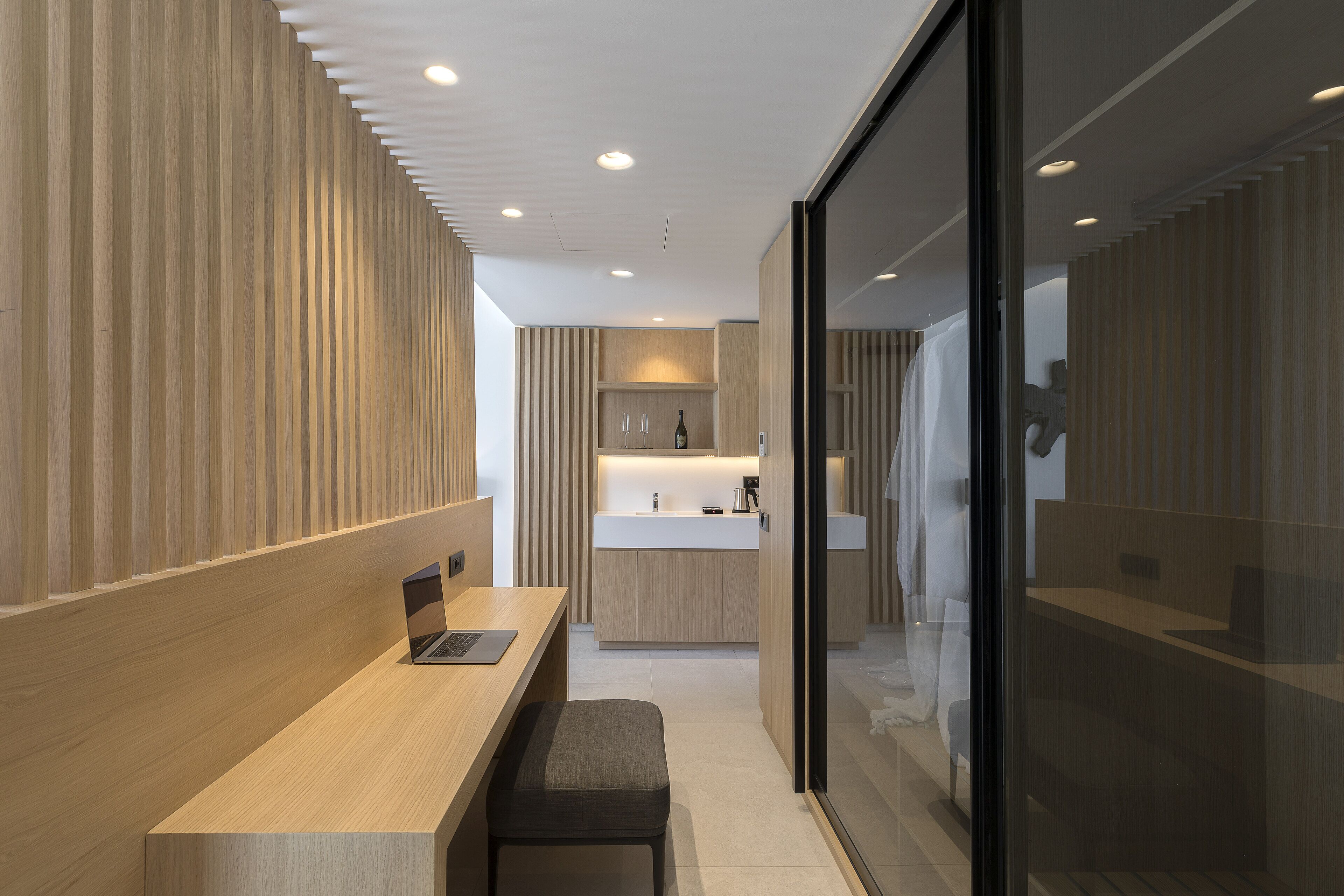 Premium Suite (Swim up) | 1 bedroom, hypo-allergenic bedding available, minibar, in-room safe