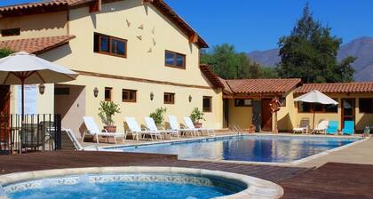 Howard Johnson by Wyndham Rinconada de Los Andes