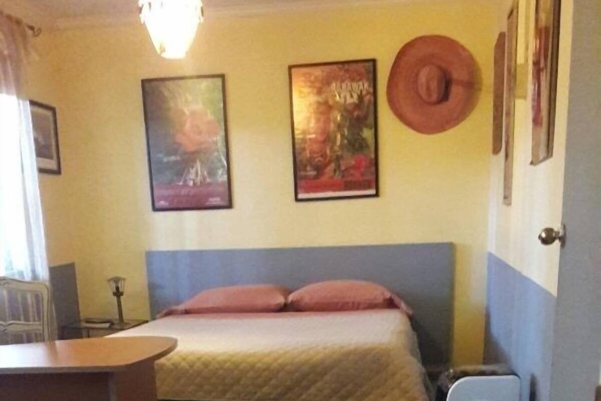 Standard Triple Room, Multiple Beds | Iron/ironing board, free WiFi, bed sheets