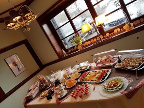 Bao gồm bữa sáng buffet hàng ngày 
