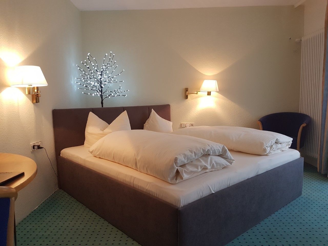 Phòng dành cho gia đình, ban công | Bộ đồ giường cao cấp, két bảo mật tại phòng, bàn 