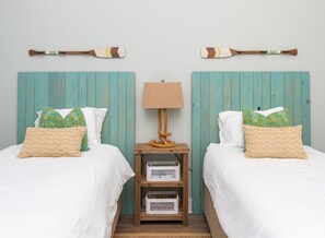 4 bedrooms, iron/ironing board, Internet, bed sheets