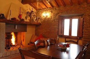 Maison, 5 chambres | Salle de séjour