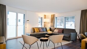 Apartment | Living area | Flat-screen TV - Apartment Rugenpark 3 (Interlaken)