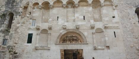 Majoituspaikan sisäänkäynti