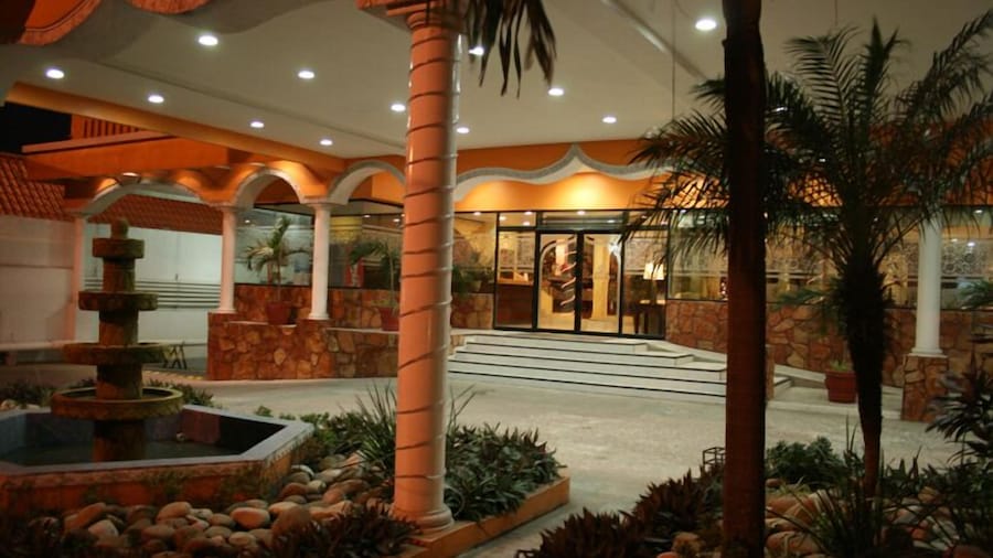 Grand Royal Tampico