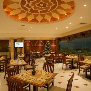 Spécialités Cuisine locale et internationale