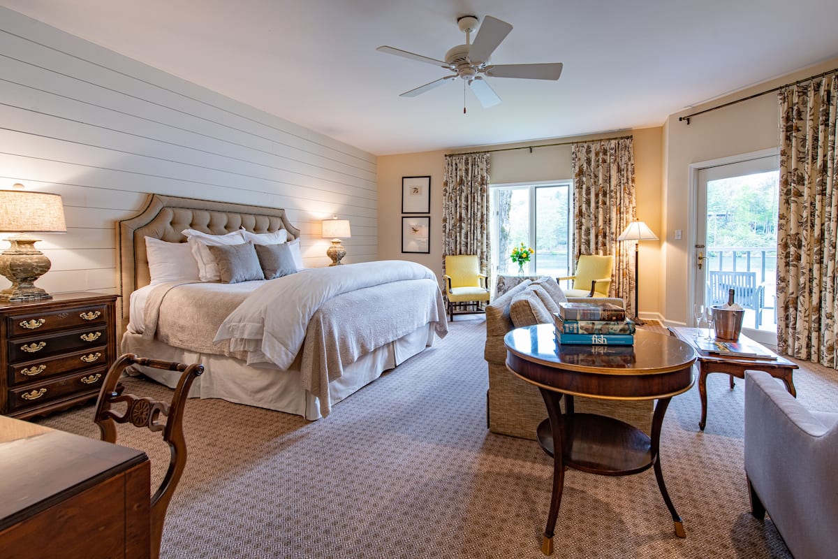 1 bedroom, premium bedding, in-room safe, desk