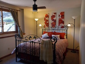 3 bedrooms, free WiFi, bed sheets