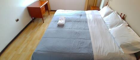 In-room safe, desk, iron/ironing board, free WiFi