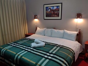 In-room safe, desk, iron/ironing board, free WiFi - Casona Quera (Cusco)