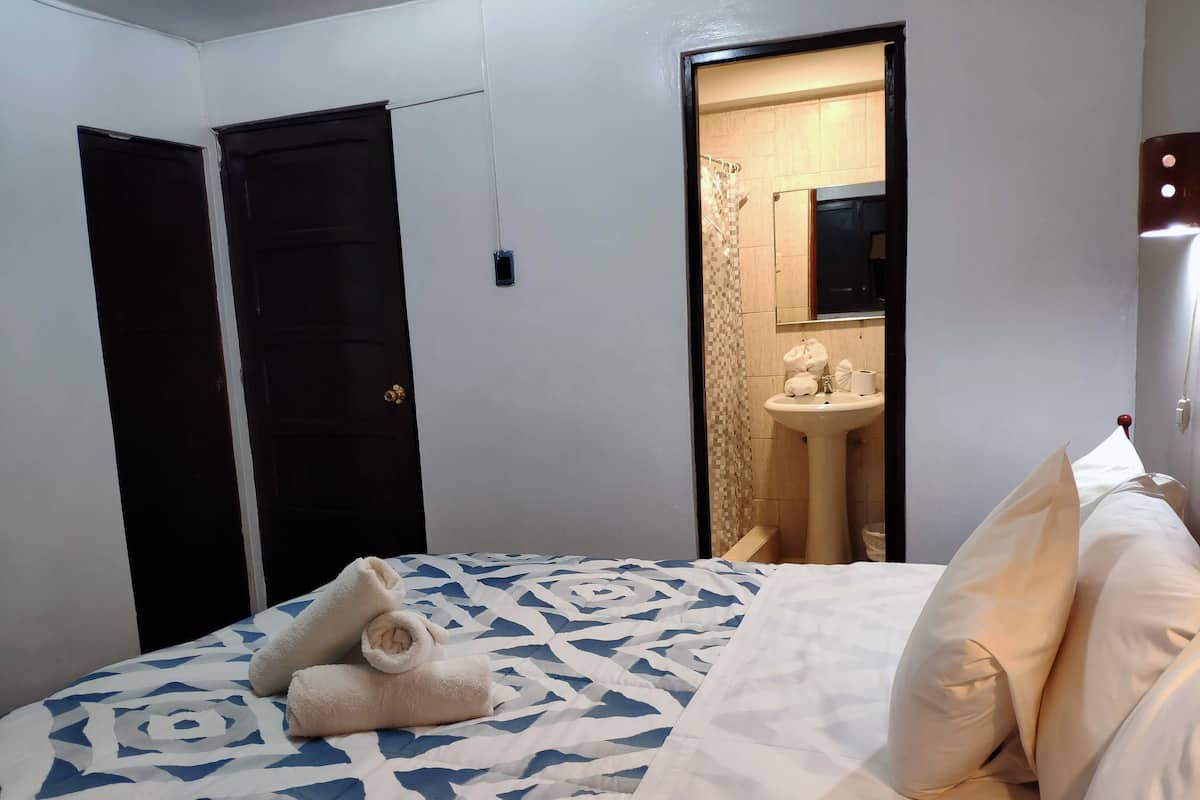 Caja de seguridad en la habitación y escritorio
