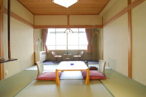 客房內保險箱、免費無線上網、床單