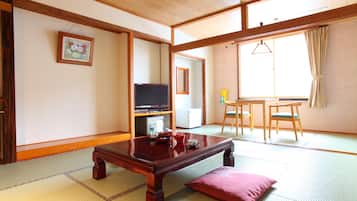 In-room safe, free WiFi, bed sheets